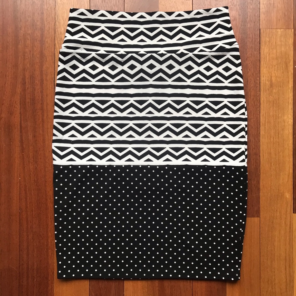 Black and White LuLaRoe Cassie Skirt- Size L
